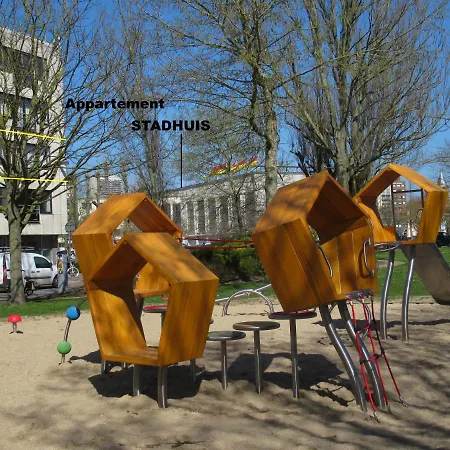 Vanden Broeck * Oostende